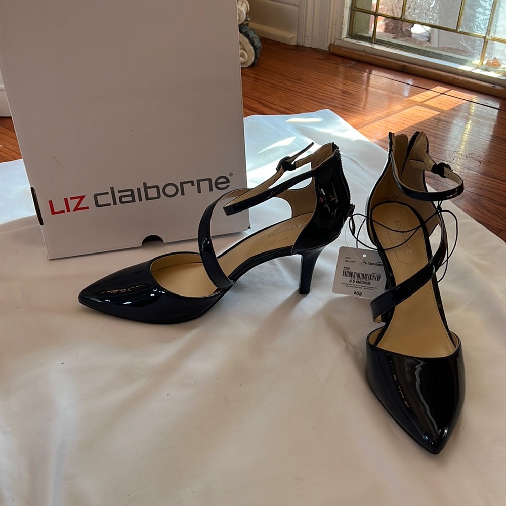 New Navy Liz Claiborne Heels